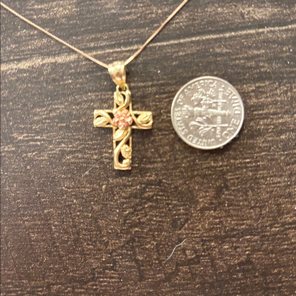 Gold Cross Pendant Necklace in Box - Picture 2 of 6